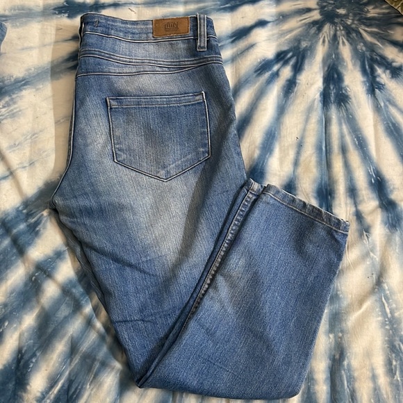 Faded dual tone denim jeans sized 32 - Picture 4 of 4